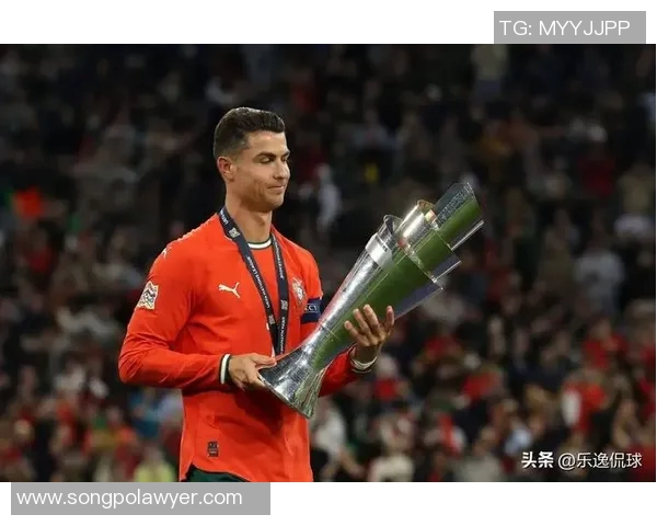 球星对决：足球场上的荣耀与挑战展现球员实力的巅峰时刻